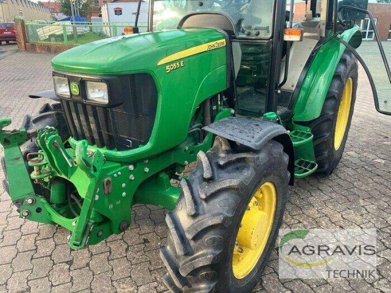 John Deere 5055 E