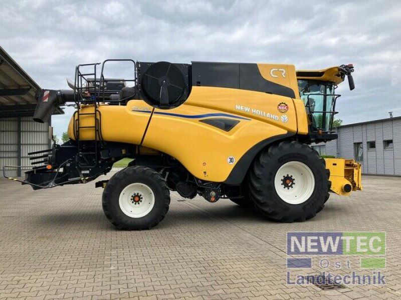 New Holland CR 7.90