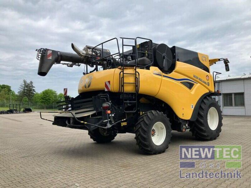 New Holland CR 7.90