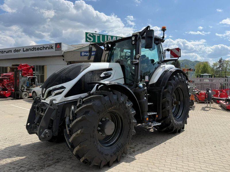 Valtra Q305
