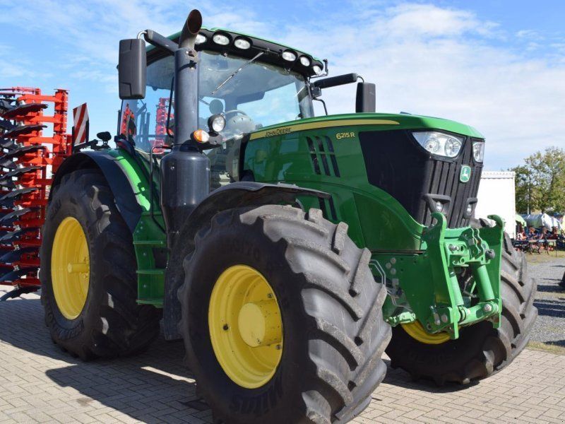 John Deere 6215 R