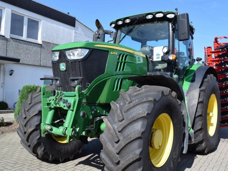 John Deere 6215 R
