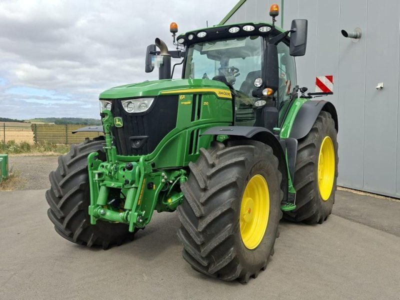 John Deere 6R 250