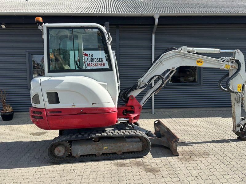 Takeuchi TB230 S40