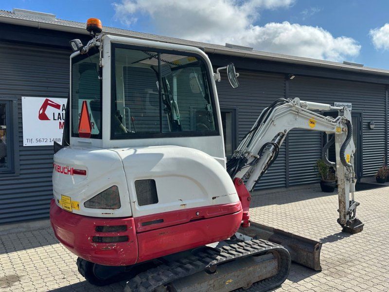 Takeuchi TB230 S40