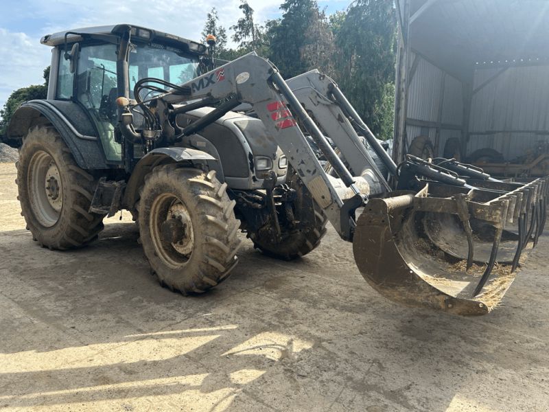 Valtra N 121