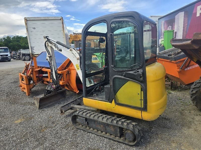Bobcat E16