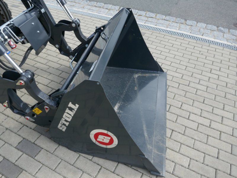 Deutz-Fahr 6206 mit fabrikneuen Stoll Ind-Lader. 1 Jahr Gewährleistung
