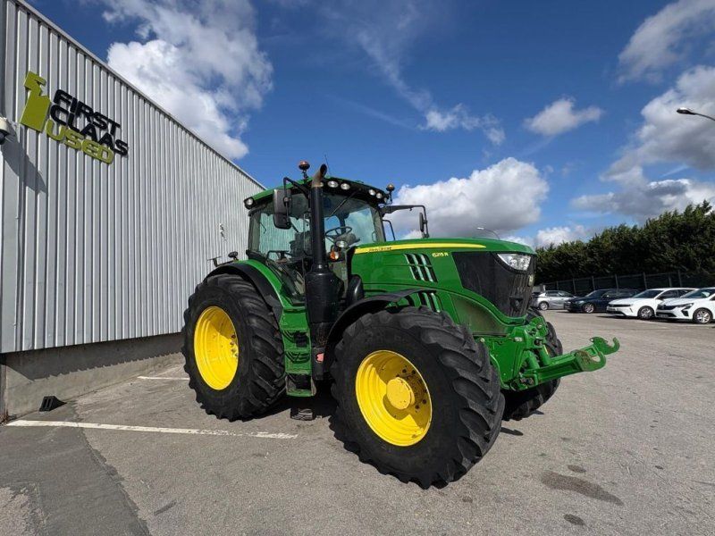 John Deere 6215R