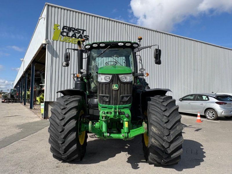 John Deere 6215R