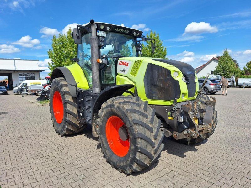 Claas AXION 810
