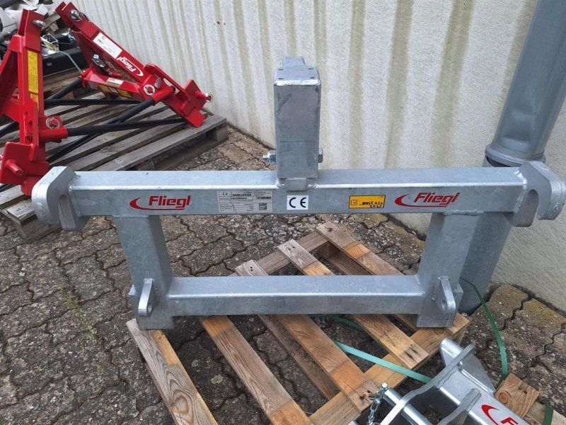 Fliegl FRONTLADERADAPTER FÜR GERÄTE