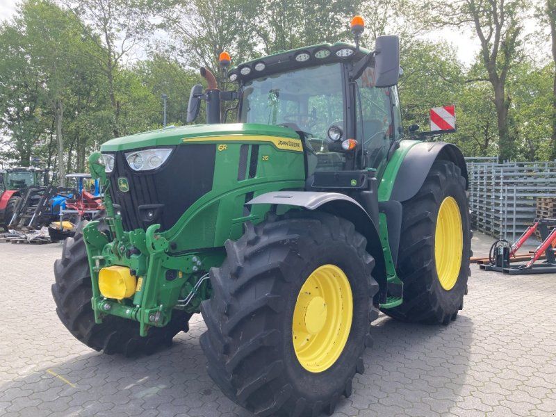 John Deere 6R215
