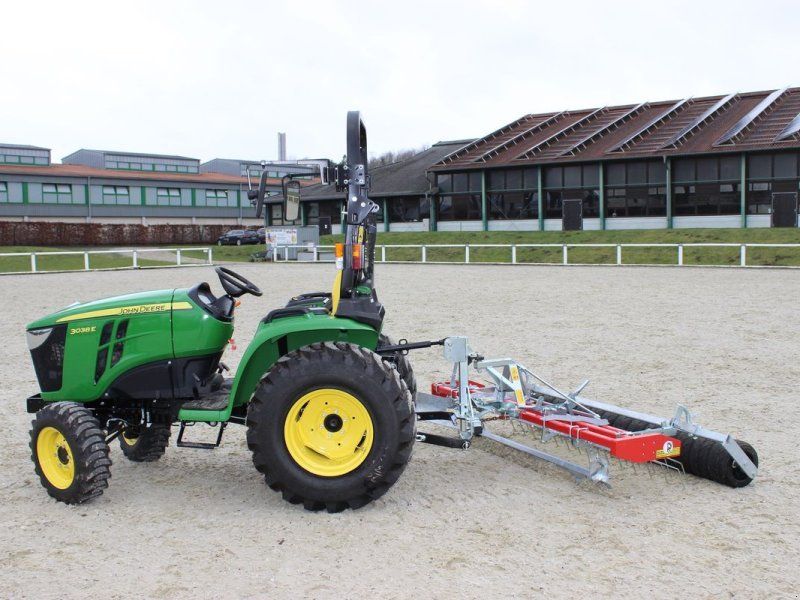 John Deere 3038E