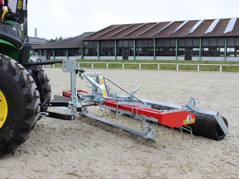 John Deere 3038E