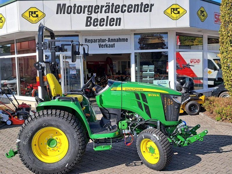John Deere 3039R