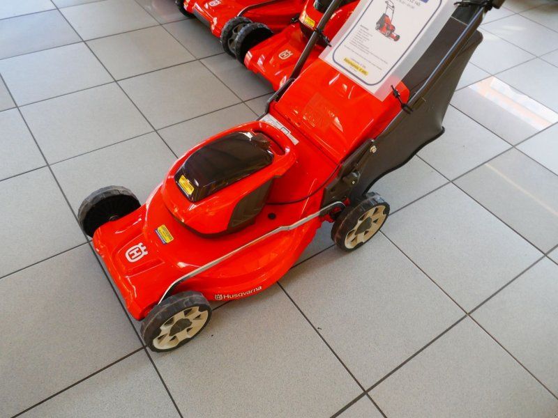 Husqvarna Rasenmäher LC 142i Akku Set