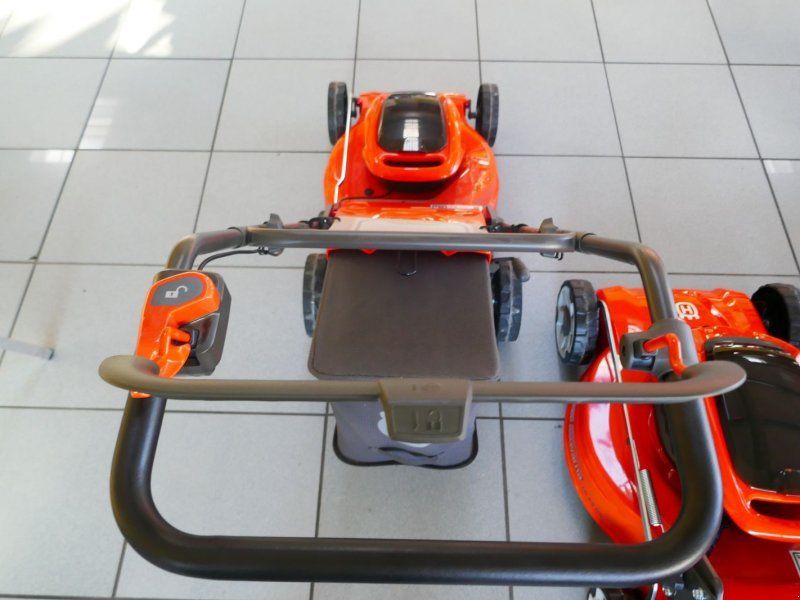 Husqvarna Rasenmäher LC 142i Akku Set