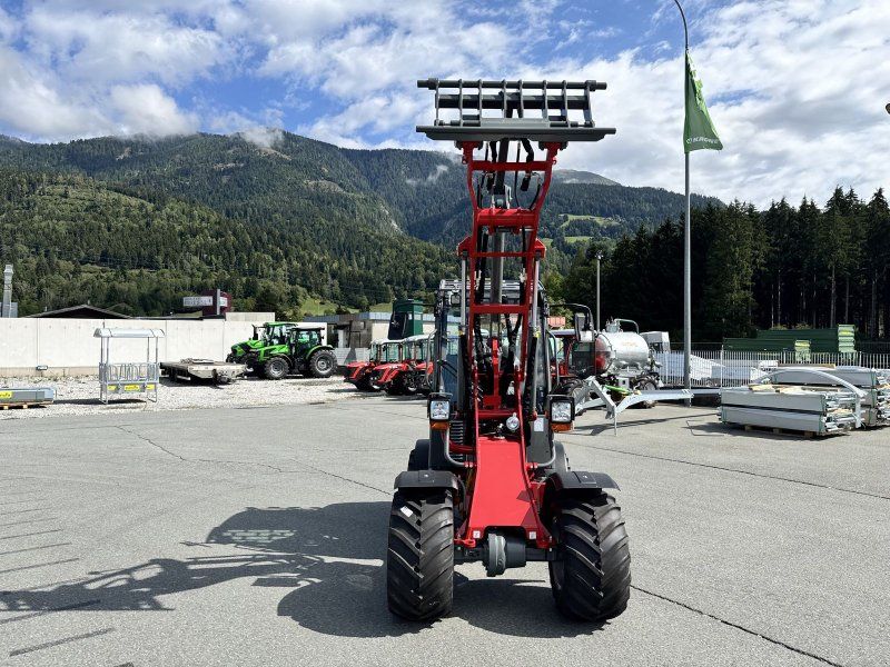 Weidemann 1280 Hoflader mit Euroaufnahme und Typisierung