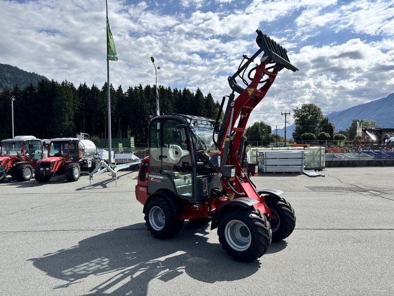 Weidemann 1280 Hoflader mit Euroaufnahme und Typisierung