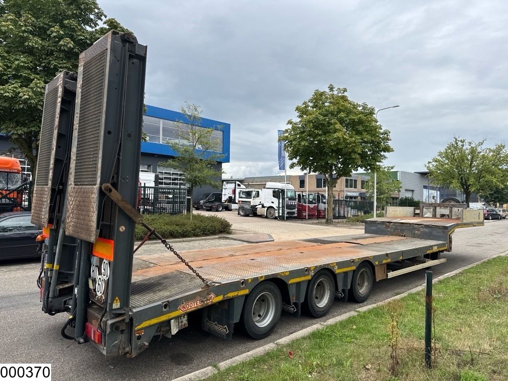 Nooteboom Lowbed Hydraulic, Winchmax winch, steering Axle