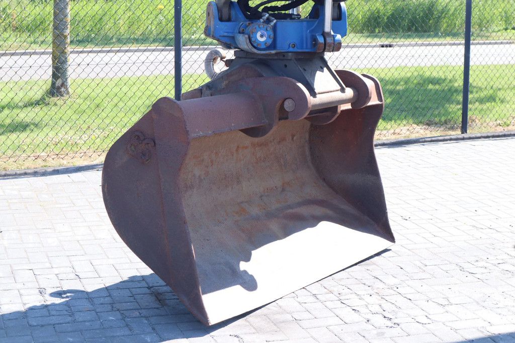 Hitachi ZX140 ZX140W-3 | ROTOTILT & BUCKET | DUTCH MACHINE