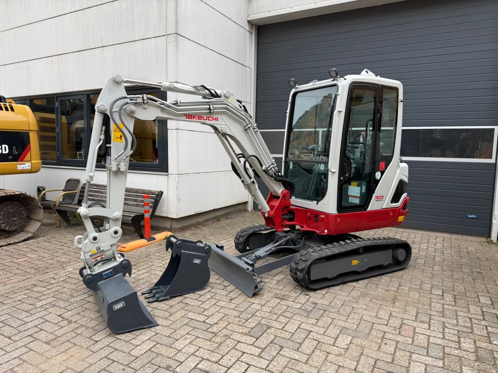 Takeuchi TB25 TB225