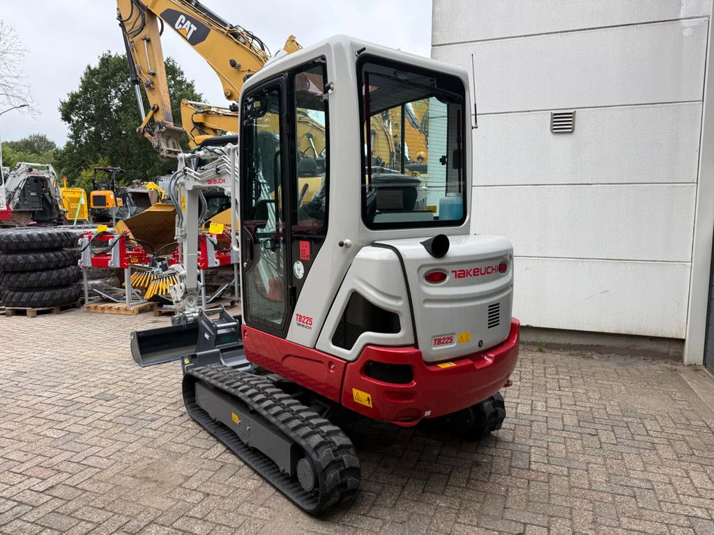 Takeuchi TB25 TB225