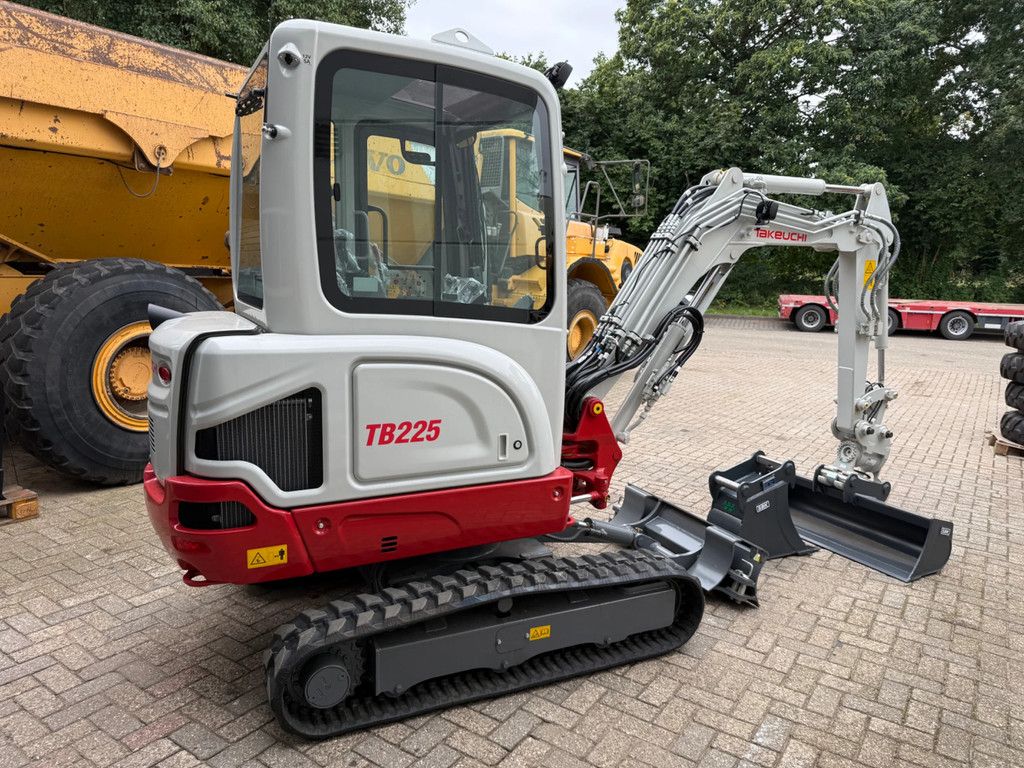 Takeuchi TB25 TB225