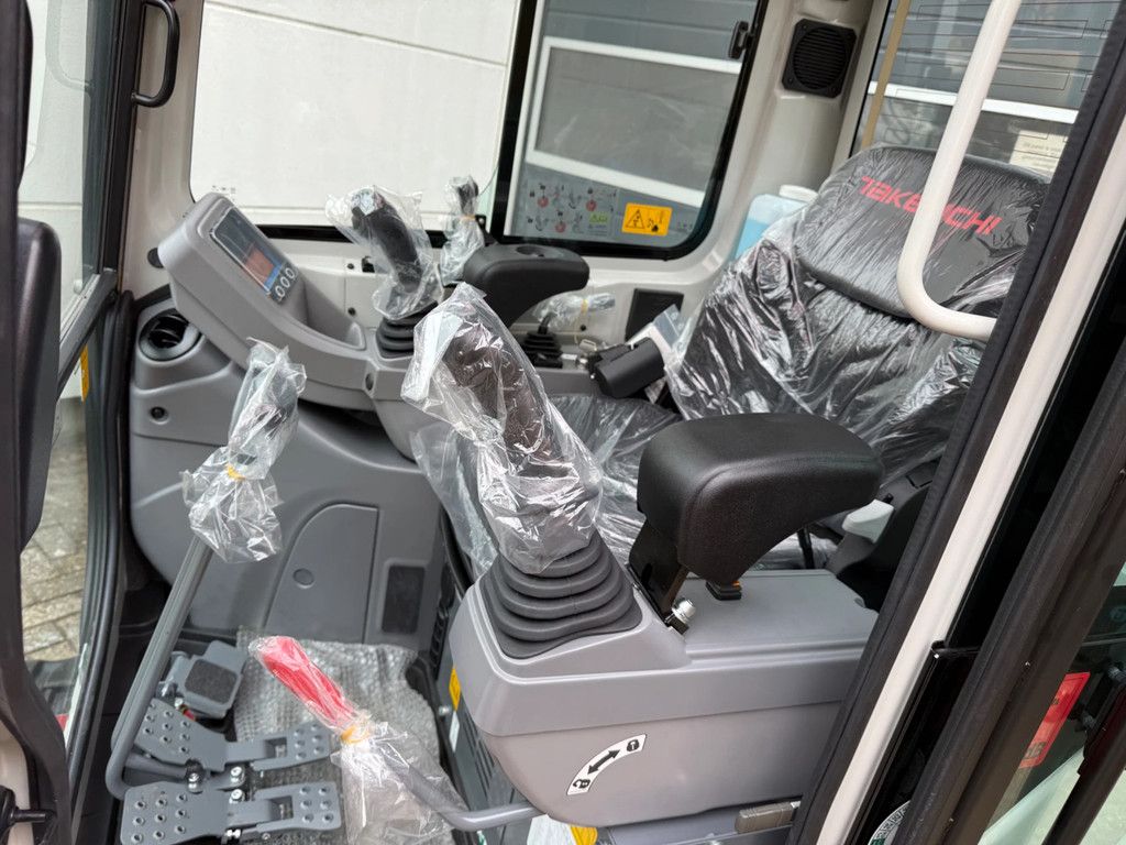 Takeuchi TB25 TB225