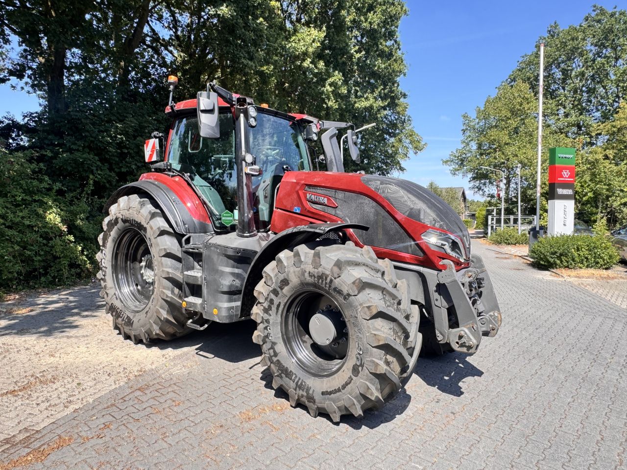 Valtra Q305