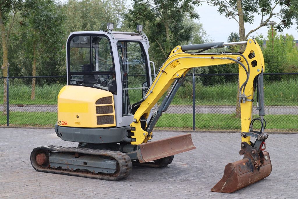 WACKER NEUSON EZ28 | DUTCH MACHINE | 4 BUCKETS | LOW HOURS