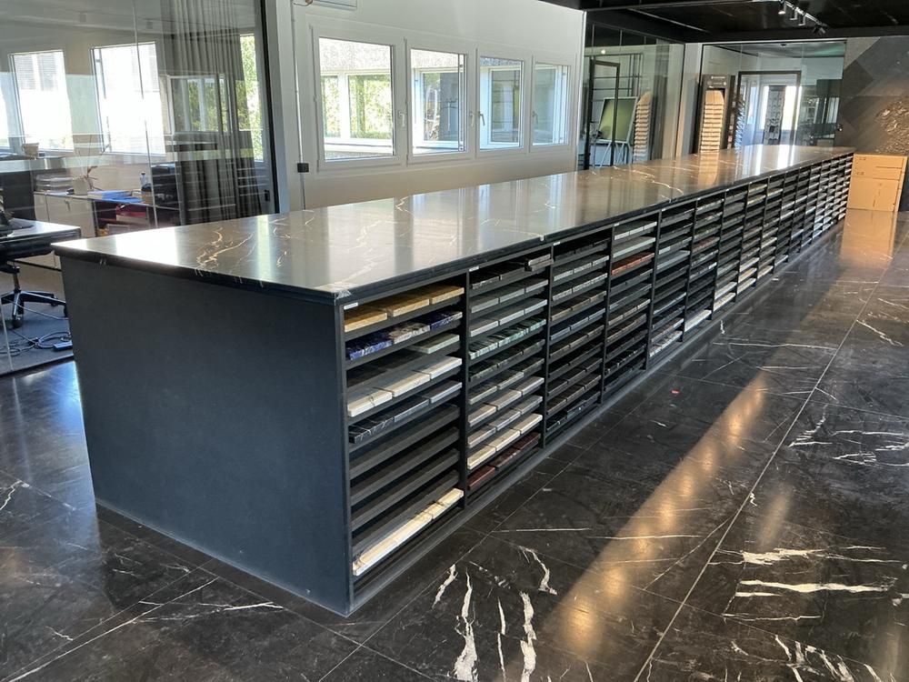Sideboard mit Naturstein-Front