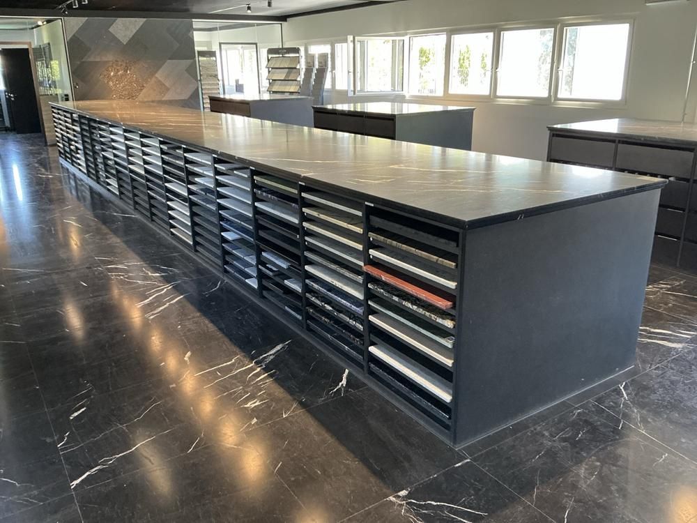 Sideboard mit Naturstein-Front