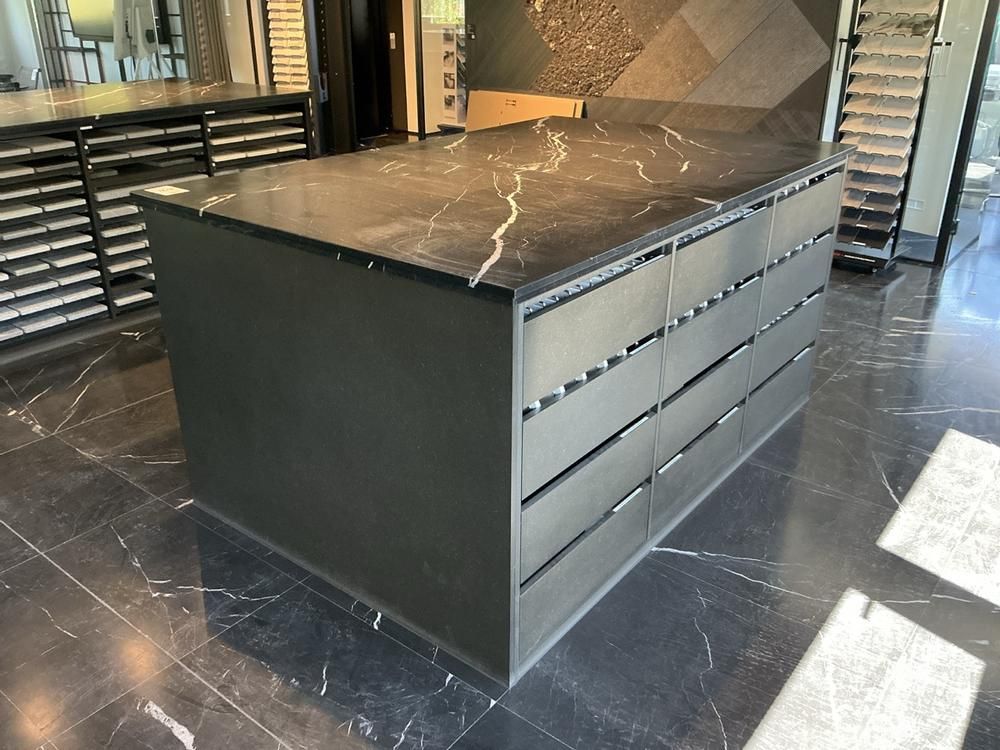Sideboard mit Naturstein-Front
