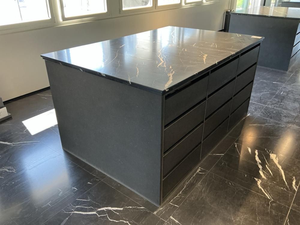 Sideboard mit Naturstein-Front