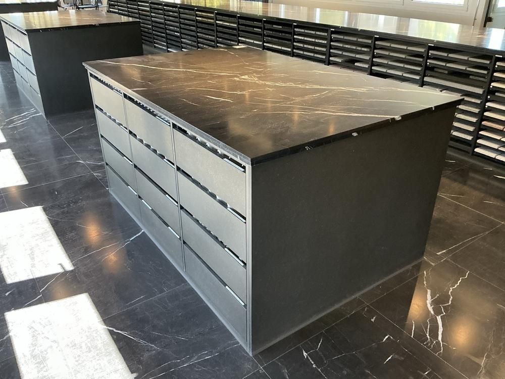 Sideboard mit Naturstein-Front