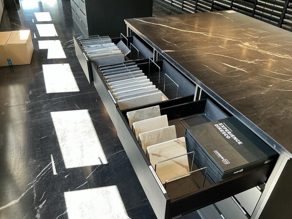 Sideboard mit Naturstein-Front