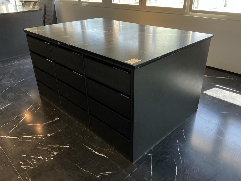 Sideboard mit Naturstein-Front