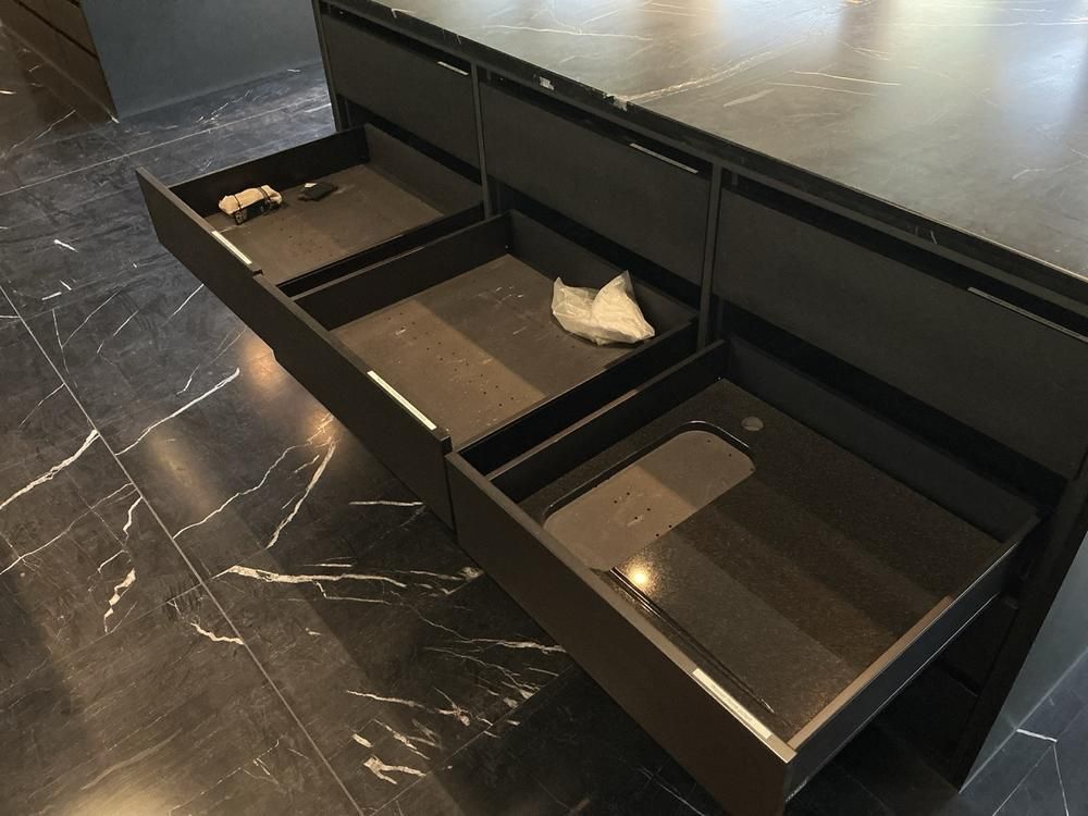 Sideboard mit Naturstein-Front