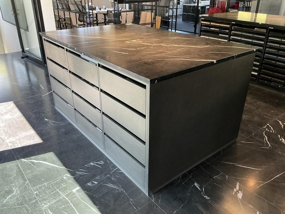 Sideboard mit Naturstein-Front