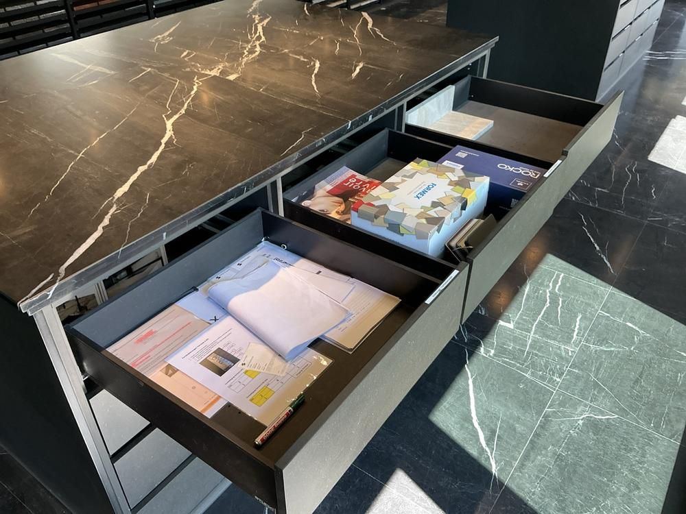 Sideboard mit Naturstein-Front