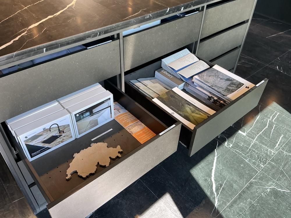 Sideboard mit Naturstein-Front