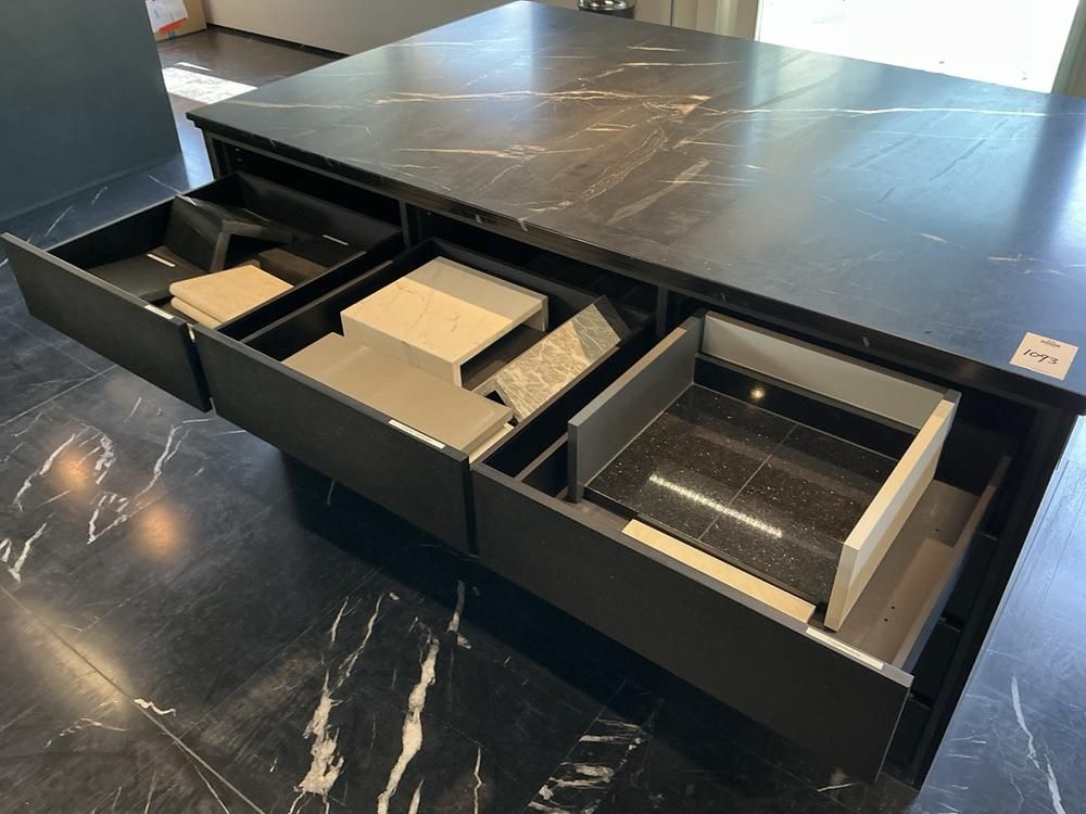 Sideboard mit Naturstein-Front