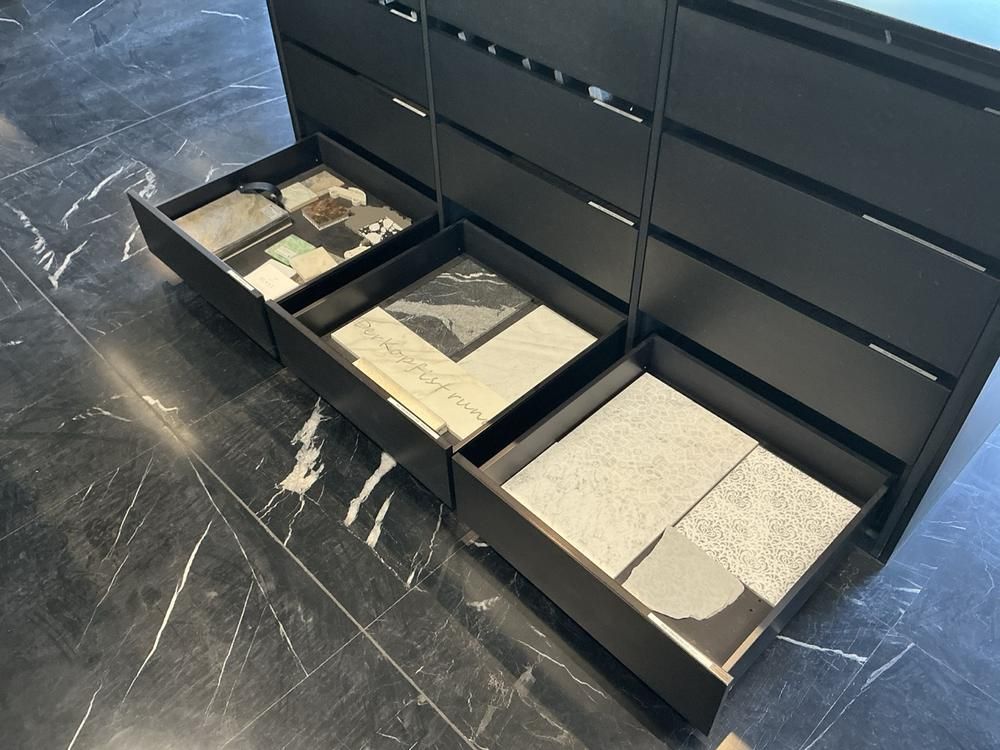 Sideboard mit Naturstein-Front