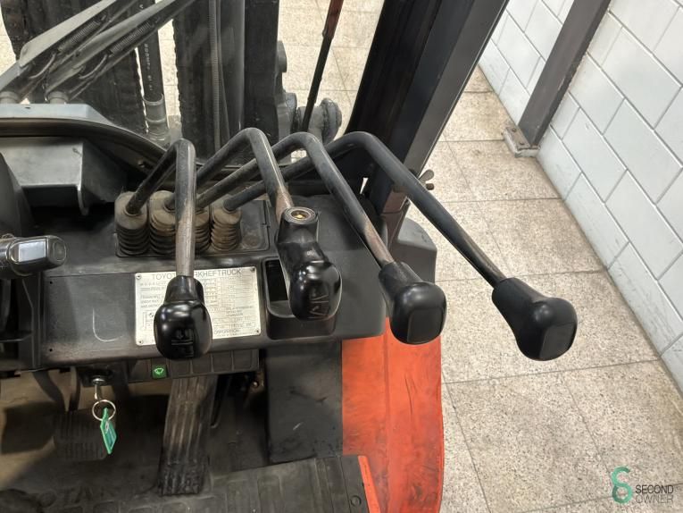 Gabelstapler Diesel Toyota 42-7 FD 35 2006