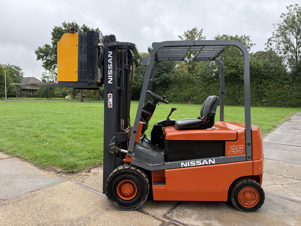 Nissan 2500KG elektrisch 3-delig Sideshift vorkversteller