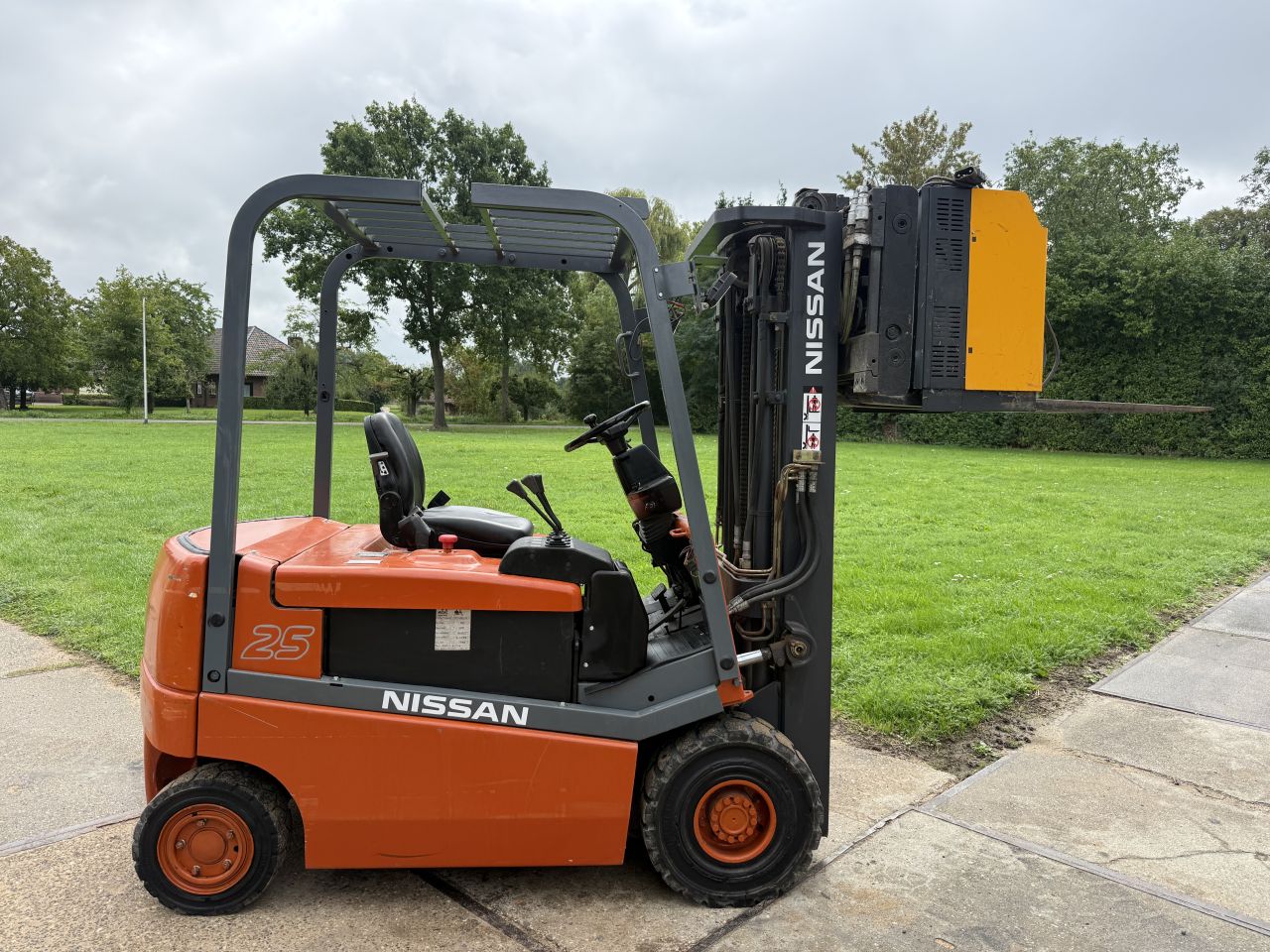 Nissan 2500KG elektrisch 3-delig Sideshift vorkversteller