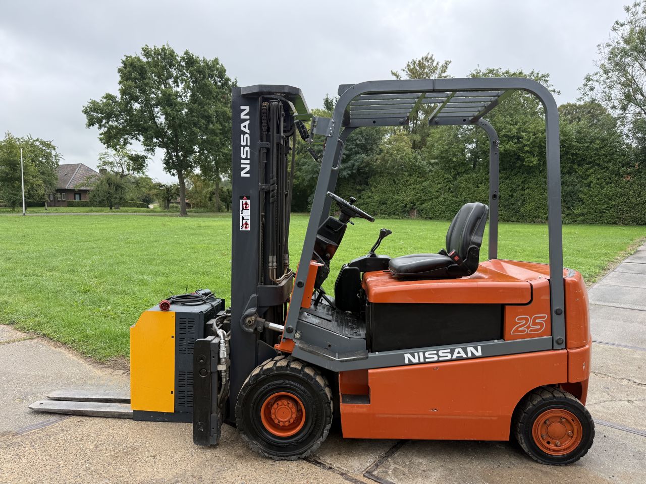 Nissan 2500KG elektrisch 3-delig Sideshift vorkversteller