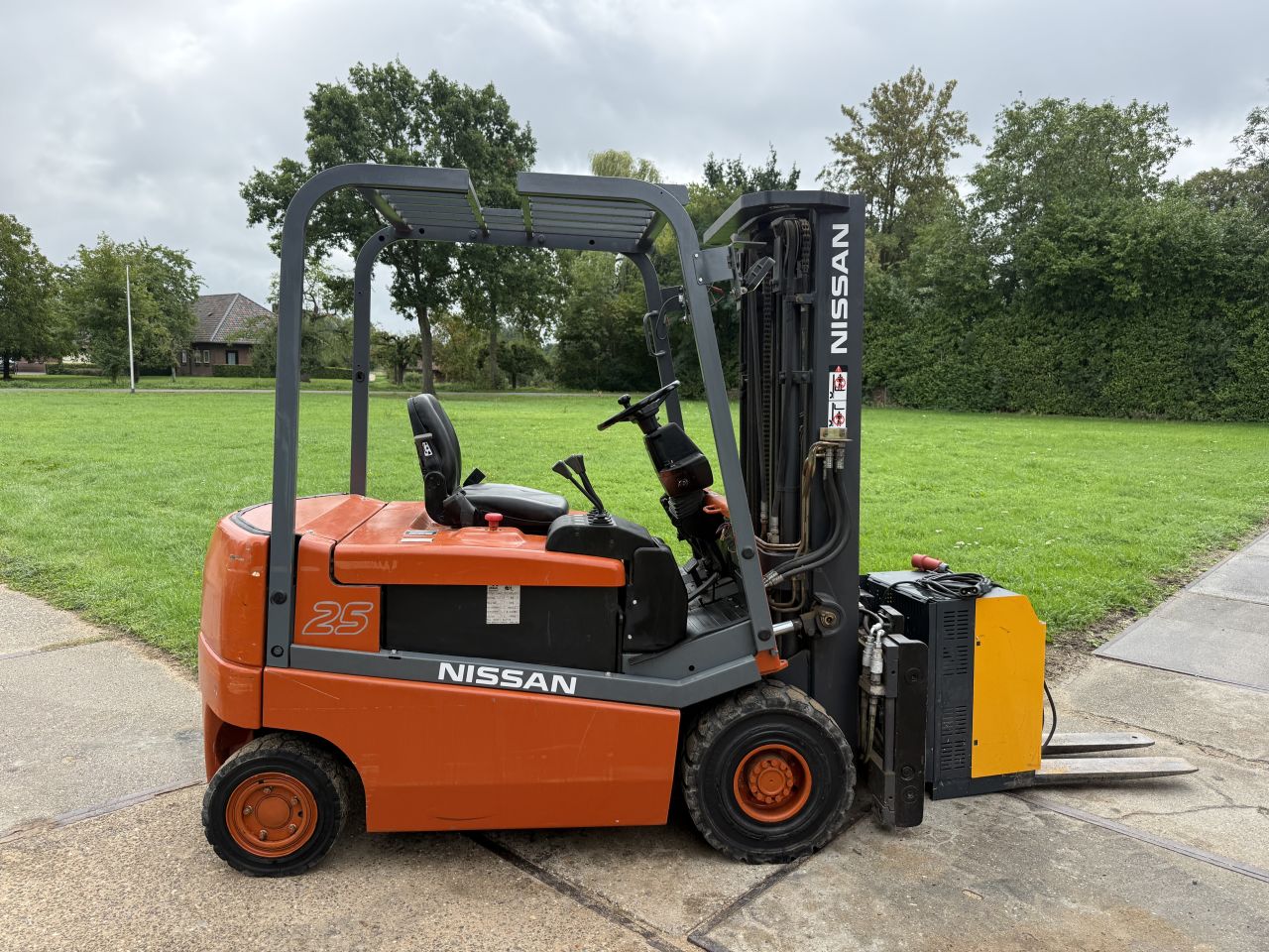 Nissan 2500KG elektrisch 3-delig Sideshift vorkversteller